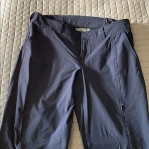 Cropped Athleta Navy pant size 6 Tall